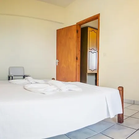 アパートホテル Yiannis ηotel Foiníkion